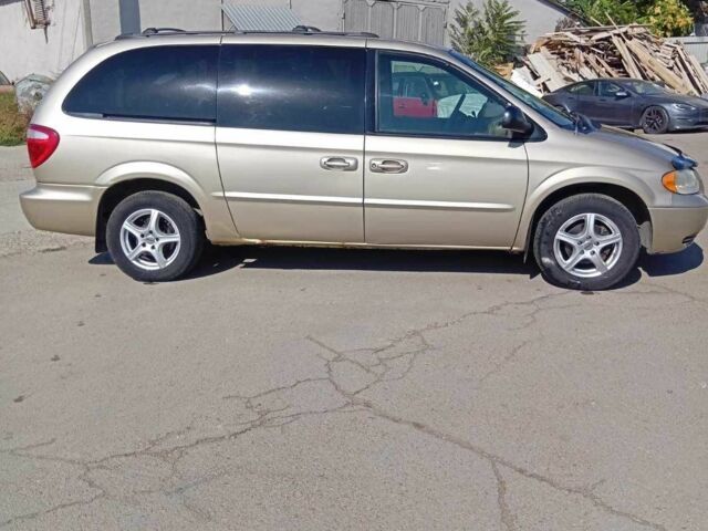 Крайслер Таун Кантри 2002 в Одессе на Automoto.ua Бежевый Крайслер Таун Кантри, объемом двигателя 3.3 л и пробегом 258 тыс. км за 5002 $, фото 1 на Automoto.ua