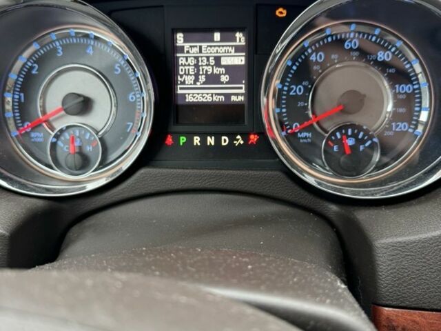 Бежевий Крайслер Town & Country, об'ємом двигуна 3.6 л та пробігом 163 тис. км за 11500 $, фото 5 на Automoto.ua