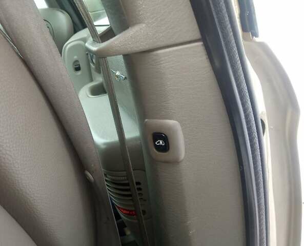 Крайслер Town & Country, об'ємом двигуна 3.8 л та пробігом 324 тис. км за 4600 $, фото 16 на Automoto.ua