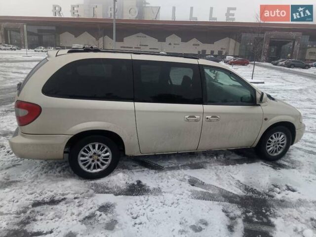 Крайслер Town & Country, об'ємом двигуна 3.8 л та пробігом 324 тис. км за 4600 $, фото 10 на Automoto.ua