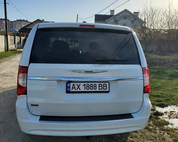 Крайслер Town & Country, об'ємом двигуна 3.6 л та пробігом 194 тис. км за 13700 $, фото 4 на Automoto.ua