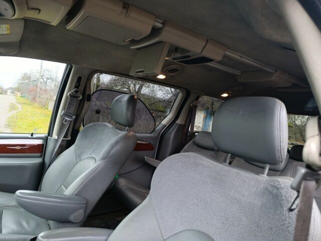 Сірий Крайслер Town & Country, об'ємом двигуна 0 л та пробігом 170 тис. км за 6621 $, фото 1 на Automoto.ua