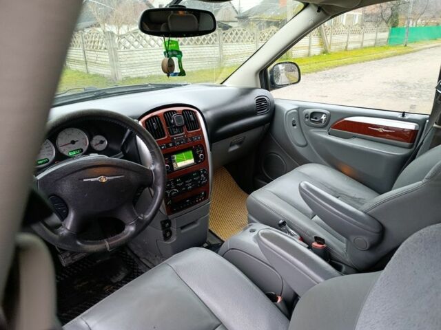 Сірий Крайслер Town & Country, об'ємом двигуна 0 л та пробігом 170 тис. км за 6621 $, фото 6 на Automoto.ua