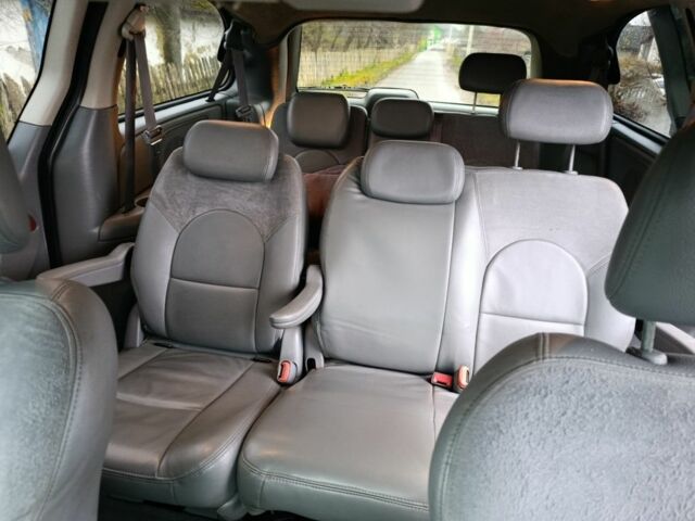 Сірий Крайслер Town & Country, об'ємом двигуна 0 л та пробігом 170 тис. км за 6621 $, фото 3 на Automoto.ua