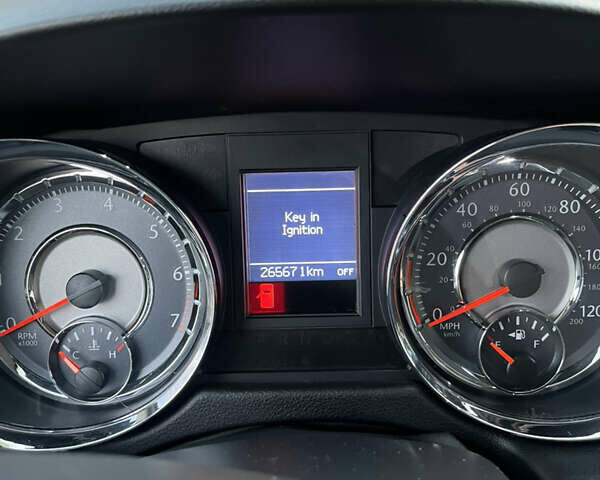 Серый Крайслер Таун Кантри, объемом двигателя 3.6 л и пробегом 265 тыс. км за 9500 $, фото 17 на Automoto.ua