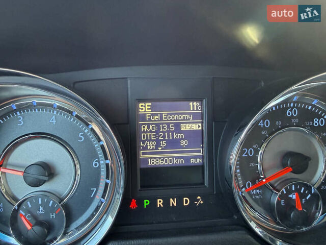 Серый Крайслер Таун Кантри, объемом двигателя 3.61 л и пробегом 188 тыс. км за 14900 $, фото 15 на Automoto.ua