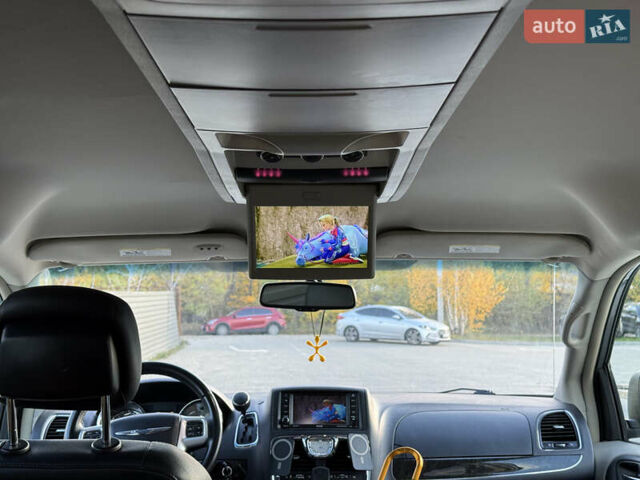 Серый Крайслер Таун Кантри, объемом двигателя 3.61 л и пробегом 188 тыс. км за 14900 $, фото 25 на Automoto.ua