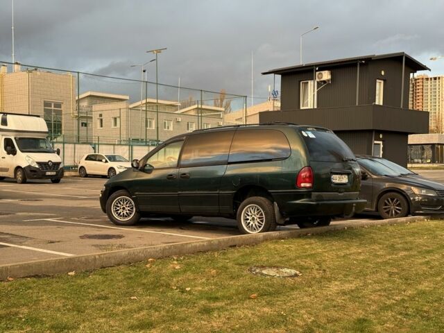 Крайслер Таун Кантри 1995 в Буче на Automoto.ua Зеленый Крайслер Таун Кантри, объемом двигателя 3.8 л и пробегом 452 тыс. км за 3000 $, фото 4 на Automoto.ua