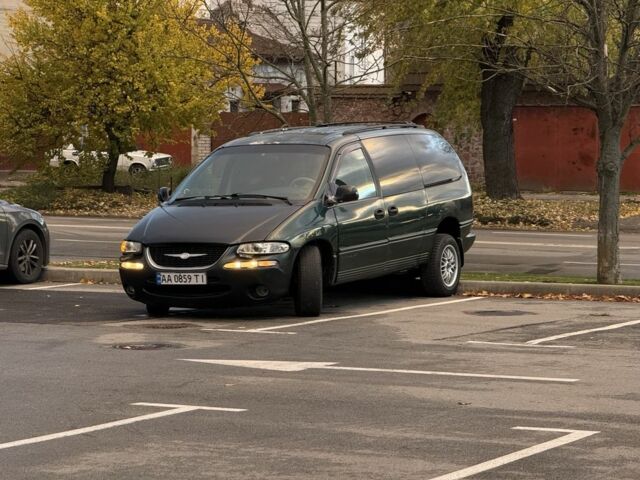 Крайслер Таун Кантри 1995 в Буче на Automoto.ua Зеленый Крайслер Таун Кантри, объемом двигателя 3.8 л и пробегом 452 тыс. км за 3000 $, фото 5 на Automoto.ua