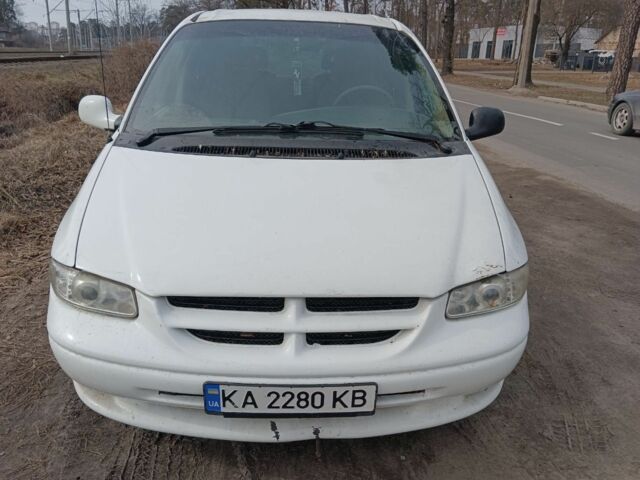 Крайслер Вояджер 2000 в Буче на Automoto.ua Белый Крайслер Вояджер, объемом двигателя 2.5 л и пробегом 300 тыс. км за 2803 $, фото 3 на Automoto.ua