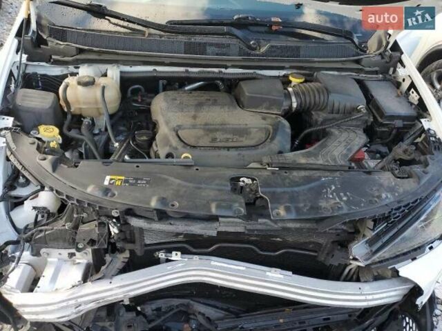 Білий Крайслер Voyager, об'ємом двигуна 3.6 л та пробігом 286 тис. км за 8700 $, фото 8 на Automoto.ua