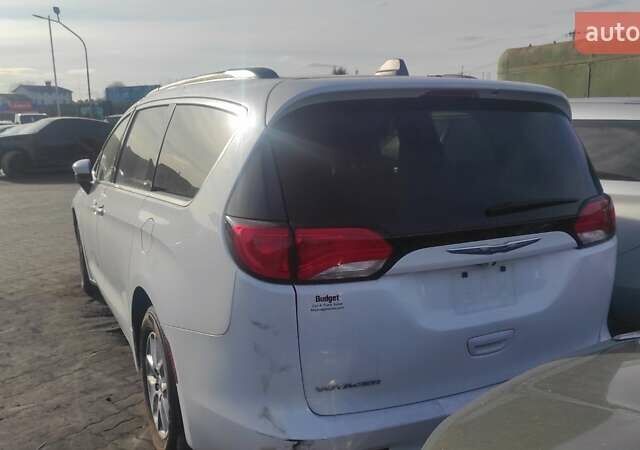 Білий Крайслер Voyager, об'ємом двигуна 3.6 л та пробігом 286 тис. км за 8700 $, фото 1 на Automoto.ua