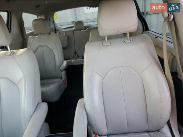 Білий Крайслер Voyager, об'ємом двигуна 3.6 л та пробігом 286 тис. км за 8700 $, фото 5 на Automoto.ua