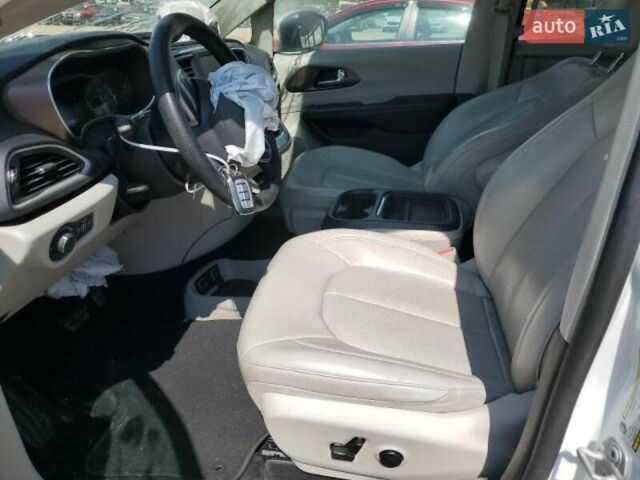 Білий Крайслер Voyager, об'ємом двигуна 3.6 л та пробігом 149 тис. км за 9700 $, фото 10 на Automoto.ua