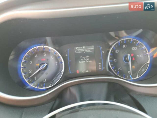 Білий Крайслер Voyager, об'ємом двигуна 3.6 л та пробігом 149 тис. км за 9700 $, фото 9 на Automoto.ua