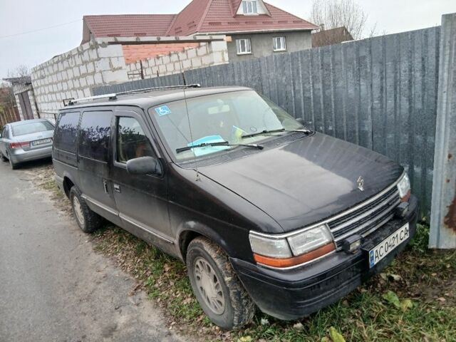 Черный Крайслер Вояджер, объемом двигателя 3.3 л и пробегом 250 тыс. км за 1906 $, фото 6 на Automoto.ua