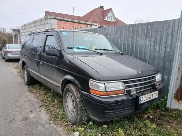 Черный Крайслер Вояджер, объемом двигателя 3.3 л и пробегом 250 тыс. км за 1906 $, фото 5 на Automoto.ua