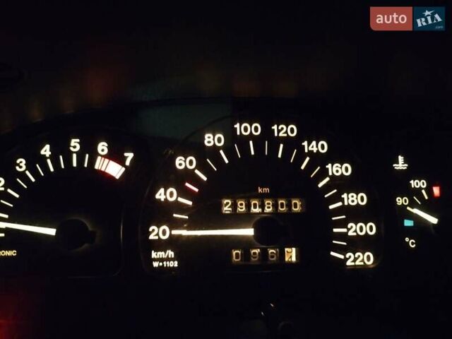 Чорний Крайслер Voyager, об'ємом двигуна 3.3 л та пробігом 335 тис. км за 2500 $, фото 8 на Automoto.ua