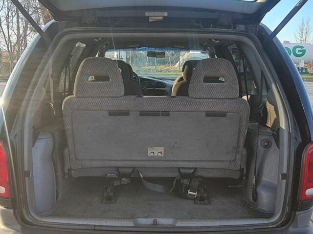 Чорний Крайслер Voyager, об'ємом двигуна 2.5 л та пробігом 300 тис. км за 2835 $, фото 4 на Automoto.ua