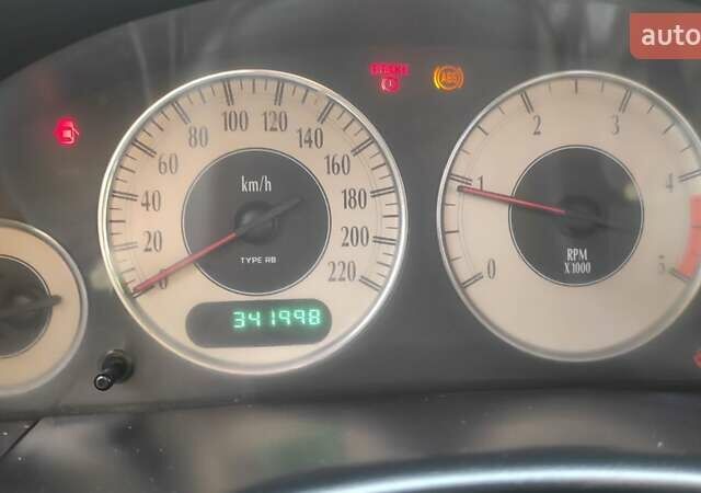 Черный Крайслер Вояджер, объемом двигателя 2.5 л и пробегом 342 тыс. км за 4500 $, фото 10 на Automoto.ua