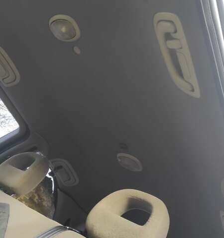 Черный Крайслер Вояджер, объемом двигателя 2.5 л и пробегом 342 тыс. км за 4500 $, фото 1 на Automoto.ua