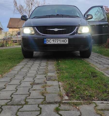 Черный Крайслер Вояджер, объемом двигателя 2.5 л и пробегом 342 тыс. км за 4500 $, фото 15 на Automoto.ua