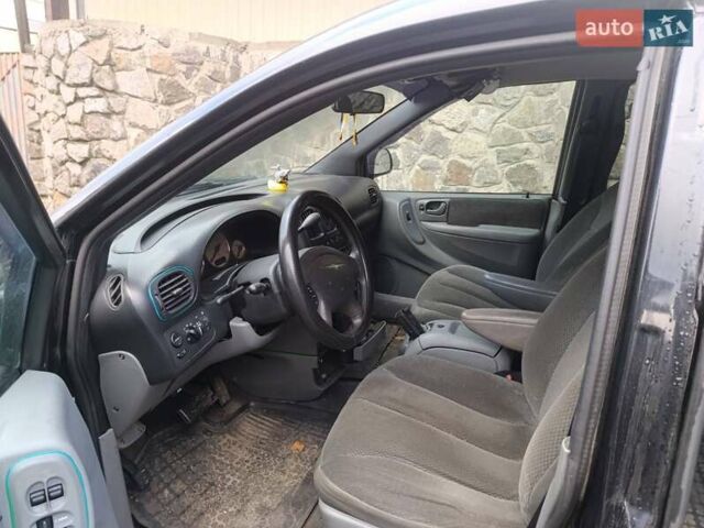 Чорний Крайслер Voyager, об'ємом двигуна 2.78 л та пробігом 365 тис. км за 4200 $, фото 7 на Automoto.ua