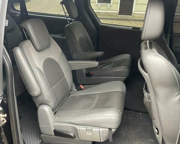 Чорний Крайслер Voyager, об'ємом двигуна 2.78 л та пробігом 282 тис. км за 6350 $, фото 8 на Automoto.ua