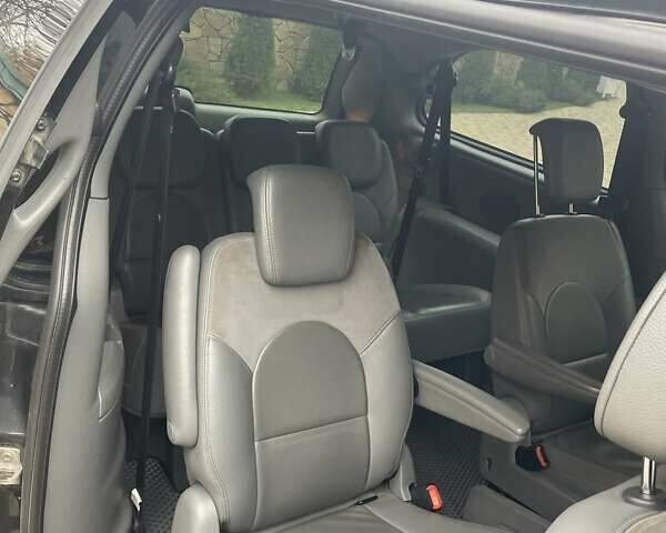 Чорний Крайслер Voyager, об'ємом двигуна 2.78 л та пробігом 282 тис. км за 6350 $, фото 9 на Automoto.ua