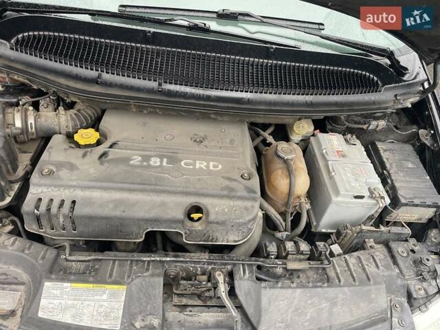 Чорний Крайслер Voyager, об'ємом двигуна 2.78 л та пробігом 284 тис. км за 6300 $, фото 9 на Automoto.ua