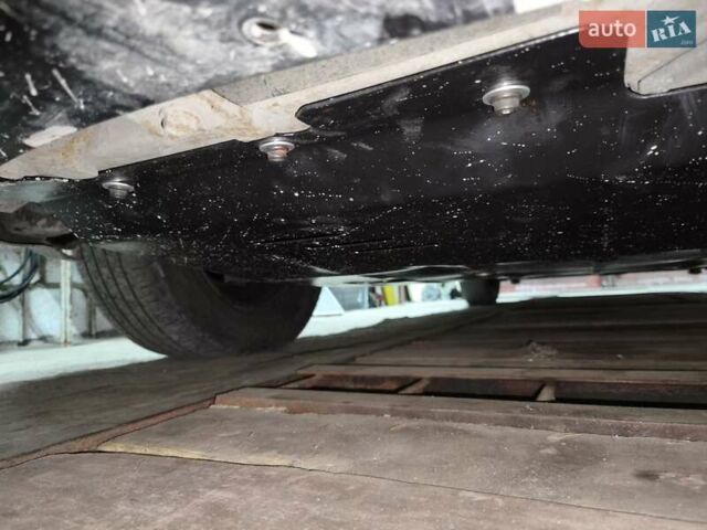 Черный Крайслер Вояджер, объемом двигателя 2.78 л и пробегом 195 тыс. км за 6500 $, фото 2 на Automoto.ua