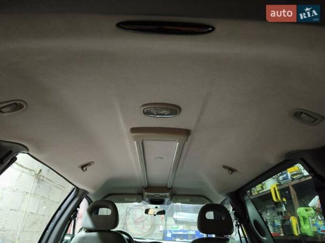 Черный Крайслер Вояджер, объемом двигателя 2.78 л и пробегом 195 тыс. км за 6500 $, фото 12 на Automoto.ua