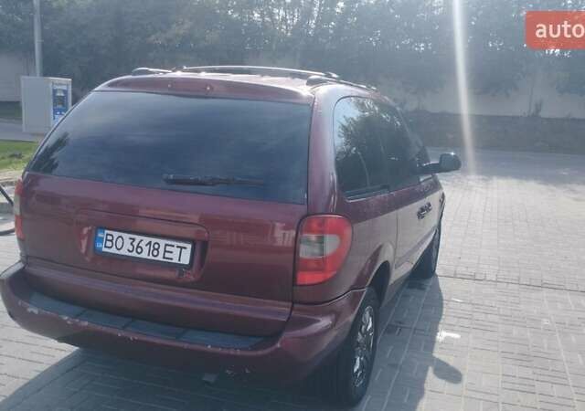 Красный Крайслер Вояджер, объемом двигателя 2.4 л и пробегом 300 тыс. км за 3550 $, фото 9 на Automoto.ua