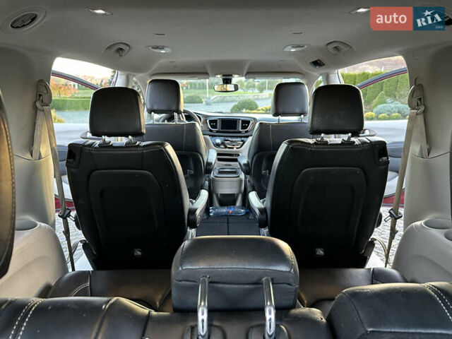 Красный Крайслер Вояджер, объемом двигателя 3.6 л и пробегом 211 тыс. км за 18900 $, фото 27 на Automoto.ua