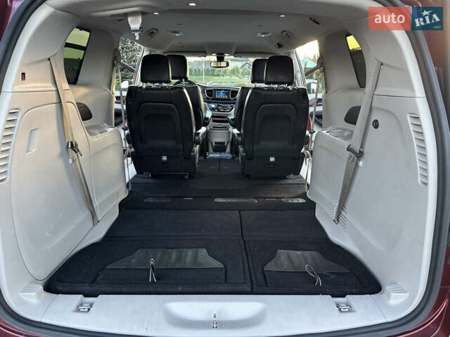 Красный Крайслер Вояджер, объемом двигателя 3.6 л и пробегом 211 тыс. км за 18900 $, фото 35 на Automoto.ua