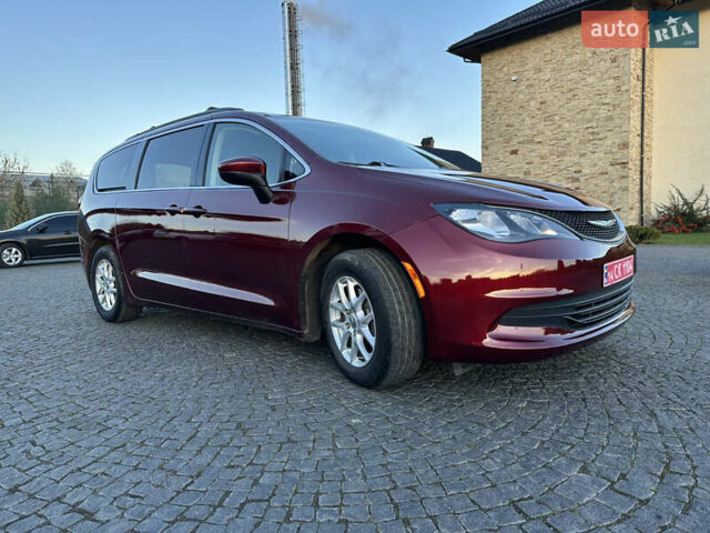 Красный Крайслер Вояджер, объемом двигателя 3.6 л и пробегом 211 тыс. км за 18900 $, фото 16 на Automoto.ua