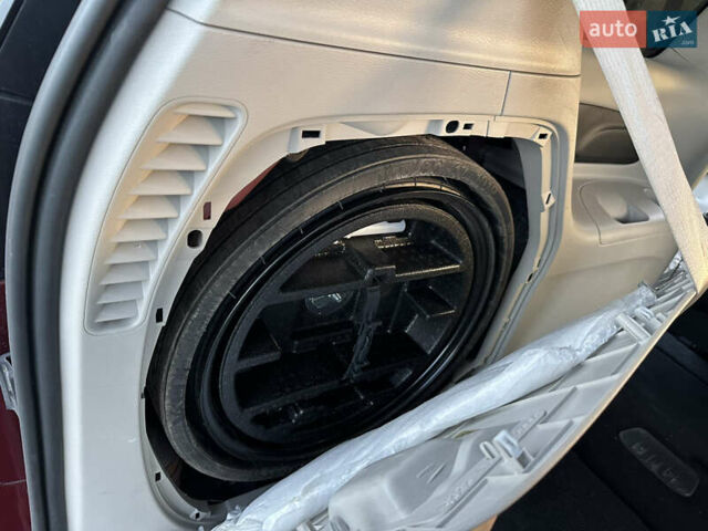 Красный Крайслер Вояджер, объемом двигателя 3.6 л и пробегом 211 тыс. км за 18900 $, фото 36 на Automoto.ua