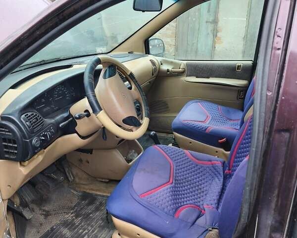 Красный Крайслер Вояджер, объемом двигателя 2.5 л и пробегом 490 тыс. км за 1963 $, фото 9 на Automoto.ua