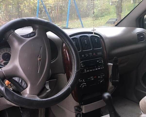 Крайслер Voyager, об'ємом двигуна 2.5 л та пробігом 350 тис. км за 3200 $, фото 5 на Automoto.ua