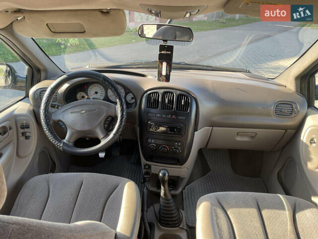 Крайслер Voyager 2003 у Івано-Франківську на Automoto.ua Крайслер Voyager, об'ємом двигуна 0 л та пробігом 280 тис. км за 4100 $, фото 2 на Automoto.ua