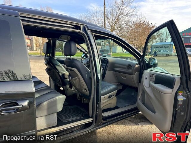 Крайслер Вояджер, объемом двигателя 2.4 л и пробегом 250 тыс. км за 3499 $, фото 6 на Automoto.ua