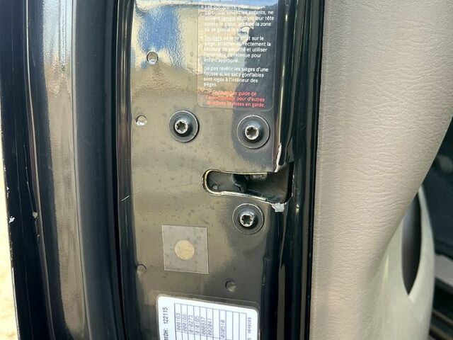 Крайслер Вояджер, объемом двигателя 2.4 л и пробегом 250 тыс. км за 3499 $, фото 3 на Automoto.ua