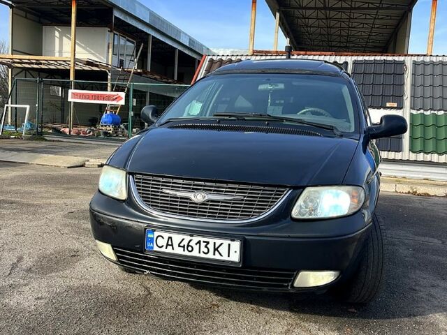 Крайслер Вояджер, объемом двигателя 2.4 л и пробегом 250 тыс. км за 3499 $, фото 1 на Automoto.ua