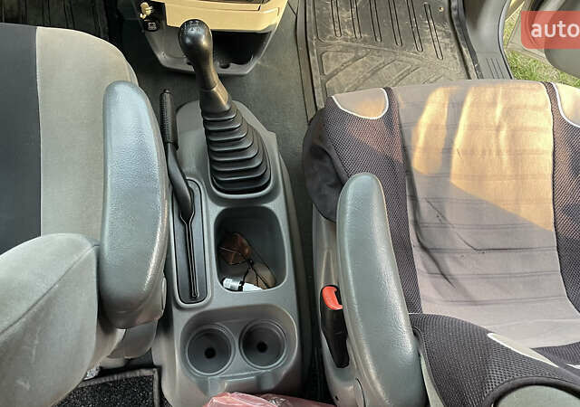 Крайслер Вояджер, объемом двигателя 2.5 л и пробегом 319 тыс. км за 5500 $, фото 5 на Automoto.ua