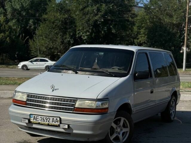 Сірий Крайслер Voyager, об'ємом двигуна 2.5 л та пробігом 250 тис. км за 1750 $, фото 5 на Automoto.ua