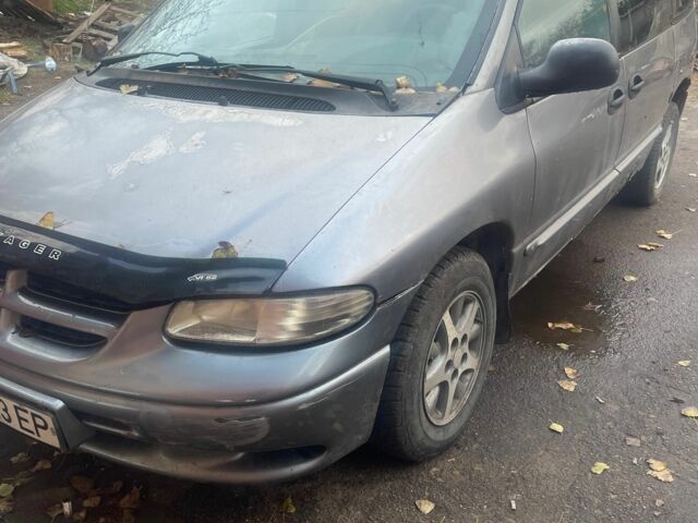 Сірий Крайслер Voyager, об'ємом двигуна 2.4 л та пробігом 20 тис. км за 1000 $, фото 2 на Automoto.ua