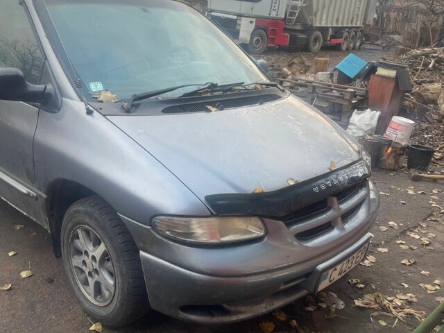 Сірий Крайслер Voyager, об'ємом двигуна 2.4 л та пробігом 20 тис. км за 1000 $, фото 1 на Automoto.ua