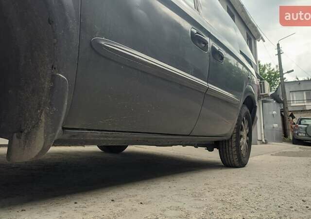 Серый Крайслер Вояджер, объемом двигателя 2.5 л и пробегом 420 тыс. км за 2800 $, фото 17 на Automoto.ua