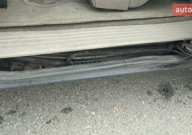 Серый Крайслер Вояджер, объемом двигателя 2.5 л и пробегом 420 тыс. км за 2800 $, фото 9 на Automoto.ua