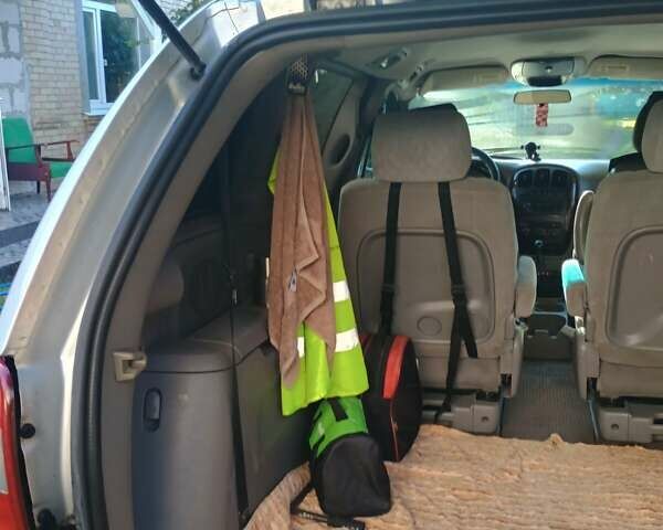 Сірий Крайслер Voyager, об'ємом двигуна 2.5 л та пробігом 312 тис. км за 4800 $, фото 12 на Automoto.ua